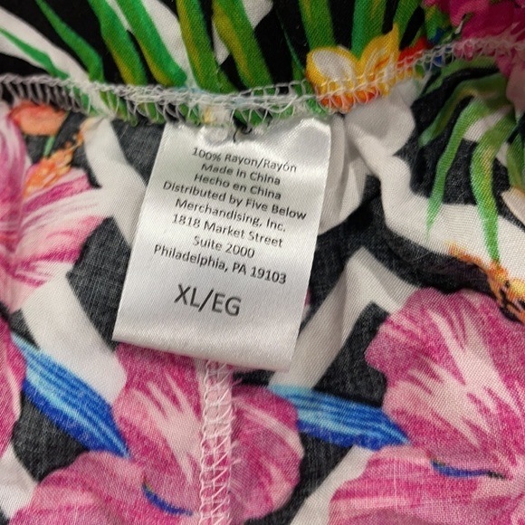 Floral shorts - Picture 2 of 3